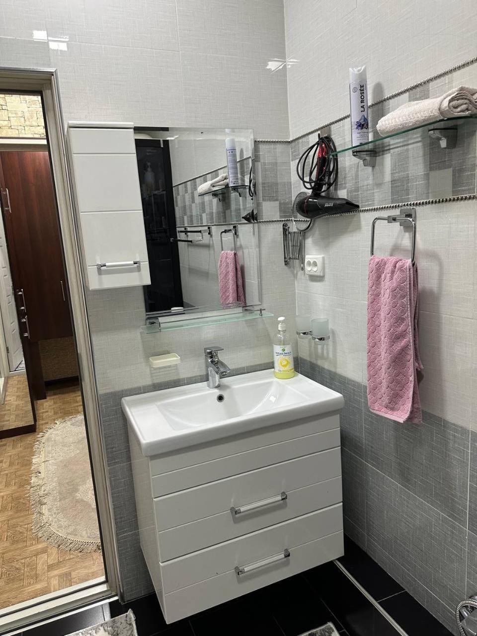 Hi-Tech Apartment In City Center Tashkent Exterior photo